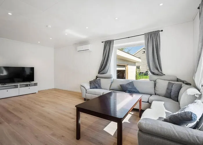 Large Single-family - In *