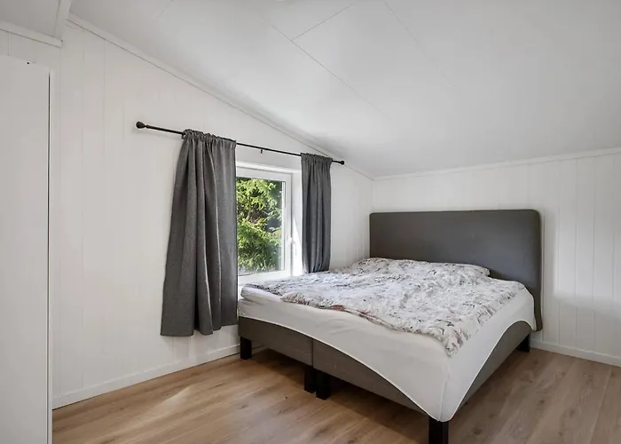 Ferienhaus Large Single-family - In